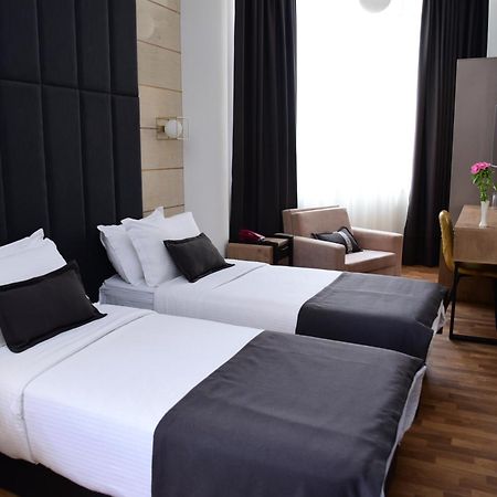 Hotel Comfort Tirana Værelse billede