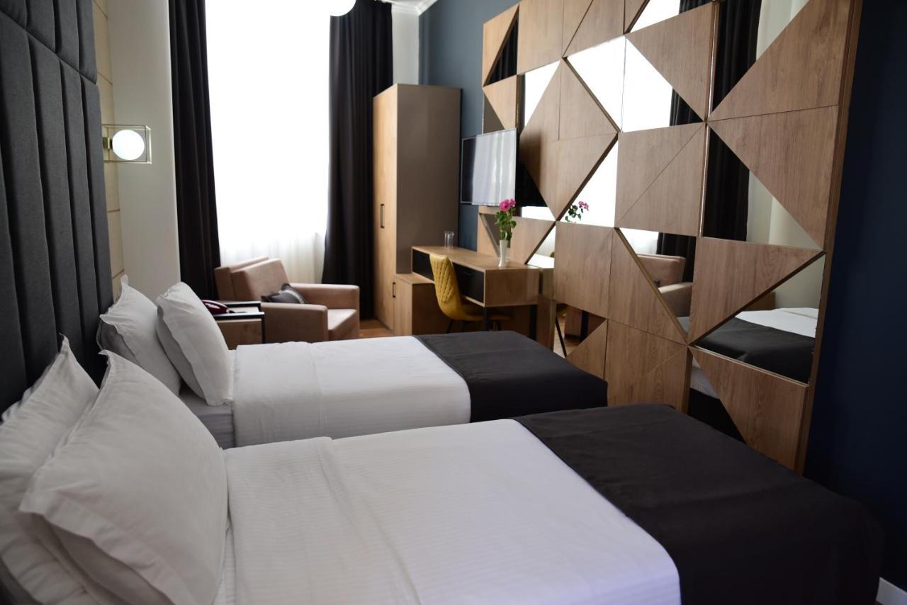 Hotel Comfort Tirana Eksteriør billede