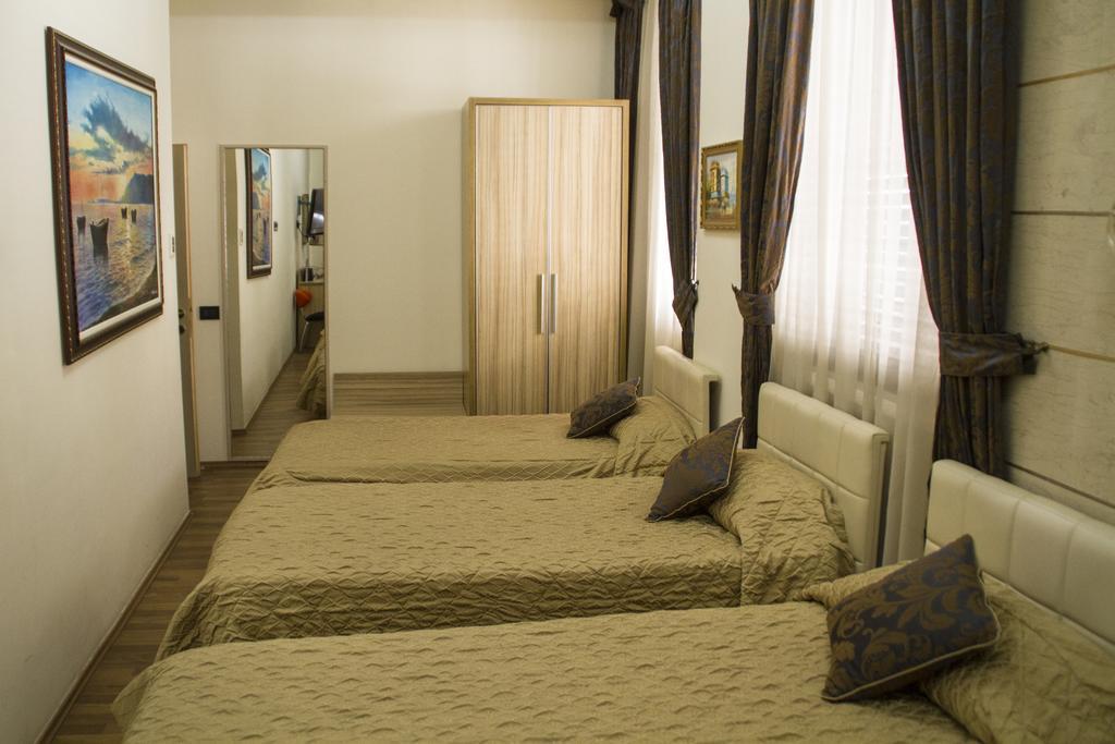 Hotel Comfort Tirana Eksteriør billede