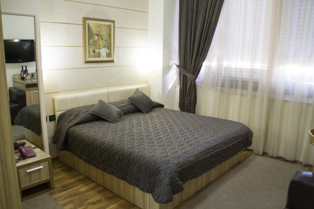 Hotel Comfort Tirana Eksteriør billede