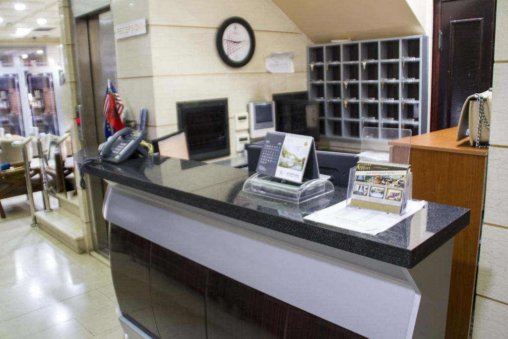 Hotel Comfort Tirana Eksteriør billede