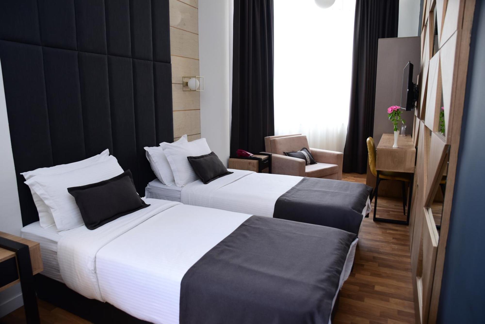 Hotel Comfort Tirana Værelse billede