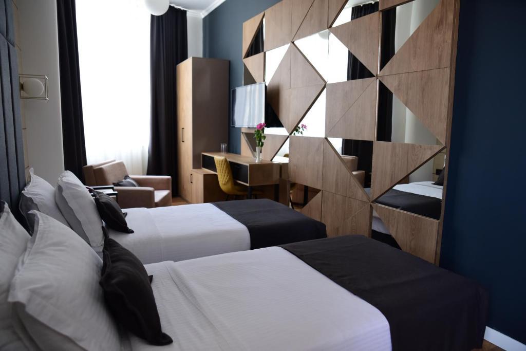 Hotel Comfort Tirana Eksteriør billede