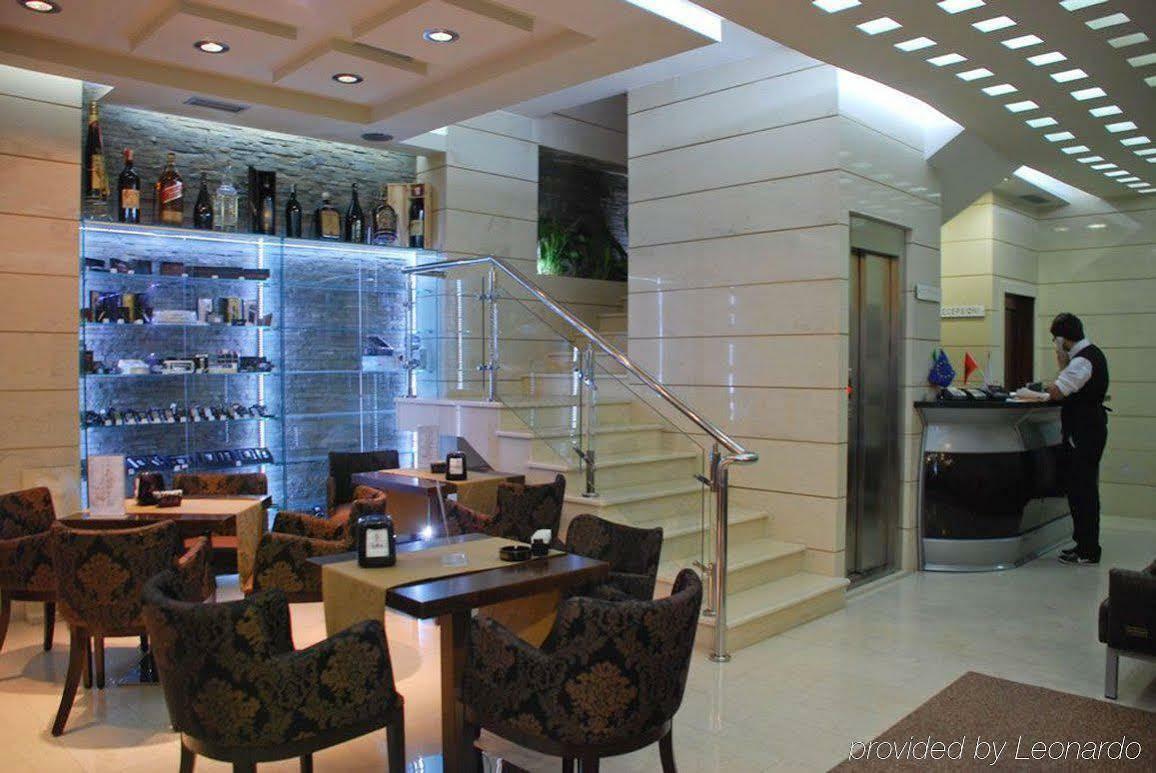 Hotel Comfort Tirana Eksteriør billede